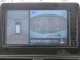 【アラウンドビューモニター】専用のカメラにより、上から見下ろしたような視点で360度クルマの周囲を確認することができます☆死角部分も確認しやすく、切り返しや駐車も安心して行えます。