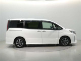 両側パワースライドドア付きだから、狭い駐車スペースなどでの 乗り降りラクラク!小さなお子さまのいるご家庭には嬉しい装備。