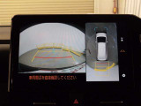 パノラミックビューモニター付きです。車両を上から見たような映像をディスプレイオーディオ画面に表示。運転席からの目視だけでは見にくい、車両周辺の状況をリアルタイムでしっかり確認できます。