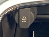 アクセサリーソケットを装備。車内アクセサリーの電源として便利です。
