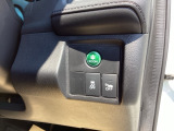 【eコンスイッチ】低燃費運転をサポートするECONモード。スイッチをONすると、エンジンやトランスミッション、A/Cなどを協調制御し、燃費の向上に貢献。エコドライブの効果を高めます。