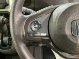 ステアリングにオーディオ操作スイッチが付いています。オーディオ画面に直接タッチしなくても操作が出来ますので、運転に集中できます。