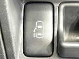 【パワースライドドア】スマートキーや運転席のスイッチでスライドドアの開閉が可能♪電動だから力を入れてドアを開ける必要が無く、小さいお子様でも、重い荷物を持っている時もラクに開け閉めできます♪