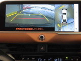 車両を上から見たような映像を映し出すパノラミックビューモニター付きです。