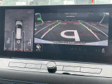 【アラウンドビューモニター】車両周辺をモニターで確認できて、駐車が苦手な人でもスムーズに駐車できます