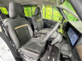 運転席シート廻りは使用感も少なく、良好な状態となっています。丁寧に使われていたことがよくわかりますね。