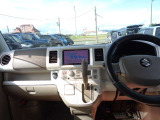 私達はお客様が購入後、万が一事故にあい修理や新たな車が必要となった場合、最大限お力になれるよう行動します。レッカーや修理、車探しは当然の事、代車やレンタカーの用意等お客様の立場に立ちお手伝い致します