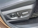 【運転席パワーシート】運転席シートを前後はもちろん、上下を調整することが出来ます 運転者の方にとって最適のドライビングポジションに合わせやすくなっております