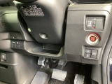 便利な電動スライドドア、横滑りを防ぐVSAなどのスイッチは、運転席の右側、手の届きやすい位置にあります。