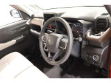 運転席周りは遊びにも通勤にも普段のお買い物にもピッタリ。日々のドライブに居心地のよいレイアウトです。