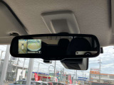 ◆アラウンドビューモニター付き自動防眩式ルームミラー◆後続車両のヘッドランプの明るさに応じて反射率を自動的に調整しまぶしさを軽減します!