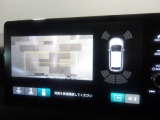 バックカメラの画像です。ガイドラインがスムースな車庫入れをサポートいたします!車庫入れの安心感がアップしますね☆
