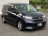 狭い駐車場でも、スライドドアならチャイルドシートへのお子さまの乗降や荷物の積載もスムーズ。とても便利な【両側電動スライドドア】ドアハンドを少し引くだけでリアドアが自動開閉します。