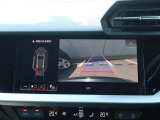 バックカメラ駐車時、後退時に後方を確認する事ができる安全快適装備になります映像だけでなくセンサーにより障害物の距離もドライバーに直感的に伝えてくれる機能になります。