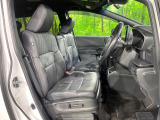 運転席シート廻りは使用感も少なく、良好な状態となっています。丁寧に使われていたことがよくわかりますね。