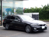 BMW在庫保有台数常時100台以上!ご来店の際はBMW本店(厚木市下荻野140-1)にご来店ください!弊社自慢の全天候型ショールーム!BMW在庫保有台数常時100台以上ございます!