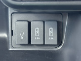 USB機器などの外部機器の接続が可能です。