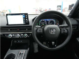 とても握りやすいステアリング!運転手の気持ちがそのまま伝わるかのような反応をしてくれます!小物入れや各ボタンの配置にこだわり、とても使いやすいです !視認性も良好なのでロングドライブもお任せ下さい。