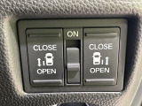 【両側パワースライドドア】スマートキーや運転席のスイッチで後席両側スライドドアの開閉が可能♪電動だから力を入れてドアを開ける必要が無く、小さなお子様でも簡単に開け閉めでき快適です♪