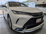 LEDヘッドライトです。デザイン性がよくとても明るいので、夜間の走行や悪天候でも安心です。しかも長寿命!