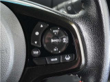 ◆アダプティブクルーズコントロール◆予め設定した車速内でクルマが自動的に加減速。前走車との適切な車間距離を維持しながら追従走行します。【LKAS】車線維持支援システムでステアリング操作を支援。