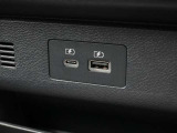 USB電源ソケット タイプA タイプB装備してます。