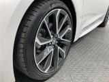 『トヨタ純正アルミホイール装着車になります!』スタイリッシュでとてもかっこいいですね♪