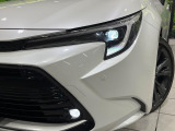 【LEDヘッドライト】悪天候や夜間走行時も良好な視界を確保し安心して運転できる高輝度LEDヘッドライトを装備!点灯速度が早く、消費電力も抑えられています。
