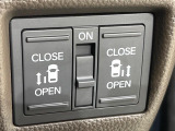 【両側パワースライドドア】スマートキーや運転席のスイッチで後席両側スライドドアの開閉が可能♪電動だから力を入れてドアを開ける必要が無く、小さなお子様でも簡単に開け閉めでき快適です♪