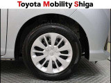 シンプルなデザインの純正ホイールキャップです。落ち着いたデザインですので車体と一体感があります。