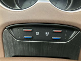 【シートヒーター】 シートヒーター付いてます♪エアコンより先に温まるので冬場の運転も快適です♪