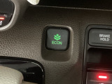 ★ECONスイッチ★ エコドライブを加速しよう!スイッチをONにすると、運転の仕方によるロスを抑え込み燃費をよくするようクルマが頑張ります(*^ー^*)燃費向上にチャレンジ♪