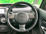 インテリアに合わせたデザインのステアリングは、運転される方のことも考え、運転しやすい形状、大きさです。是非一度、実際に触ってお確かめください。