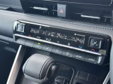 ☆トヨタ認定中古車の安心1 まるごとクリ-ニング☆室内外すみずみまで美しく仕上げています。
