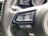 エンターテイメントのソース切り替え等はステアリングスイッチで行えます。