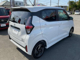 【障害物センサー】細い道を通ったときや駐車するとき等、障害物に当たりそうになると警告音が鳴ったり、自動でブレーキをかけてくれます。安心ですね!