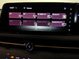 【オーディオソース】ラジオはもちろんCD、フルセグ、DVD、Bluetooth、ApplecarPlay、USB、ほか多彩な機能を装備しております