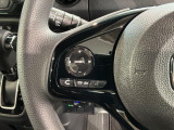 ステアリングにオーディオ操作スイッチが付いています。オーディオ画面に直接タッチしなくても操作が出来ますので、運転に集中できます。