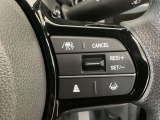 【アダプティブ・クルーズ・コントロール】予め設定した車速内でクルマが自動的に加減速。 前走車との適切な車間距離を維持しながら追従走行し、高速道路でのドライバーの疲労を軽減してくれる嬉しい機能付♪