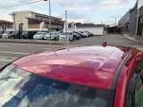 中古車という商品の特性ルーフには子キズや塗装しみ細かな凹み等があります