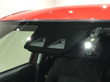 【衝突被害軽減ブレーキ】前方の車両や横断する歩行者などを検知した時、衝突回避や被害軽減をサポートします。