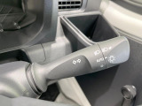 【オートライト】周りの明るさに応じて自動でヘッドライトの点灯・消灯ができる機能です!ライトの付け忘れ・消し忘れなどが無くなり、雨の日や夕方の走行も安心!トンネル通過時も便利ですね♪