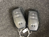 スマートキー2本付き!キーをポケットやカバンに入れておくだけでドアの施錠・開錠やエンジンスタートの操作が簡単です!