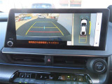 (パノラミックビューモニター)車を上から見たような映像で死角もバッチリ確認できます。