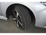 タイヤサイズは225/40R18です