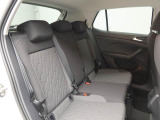 ISOFIX装着可能です。また、ルーフが高いので快適に乗車いただけます。
