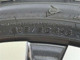 タイヤサイズは【215/50R18】