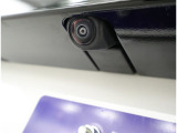 バックカメラが付いているので後方確認が非常にしやすいです。今や運転初心者も熟練者も必須装備!ついていて損はないですね♪