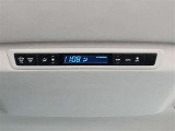 後席用にもエアコンの吹き出し口があり快適です。どの席に座っても快適なドライブが楽しめます♪