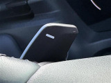 【パドルシフト(AT車)】MT車と同じように好きなギアで走ることができます!ステアリングから手を離さずに指先だけでシフト操作ができ、よりスポーティな走りをお楽しみいただけます。